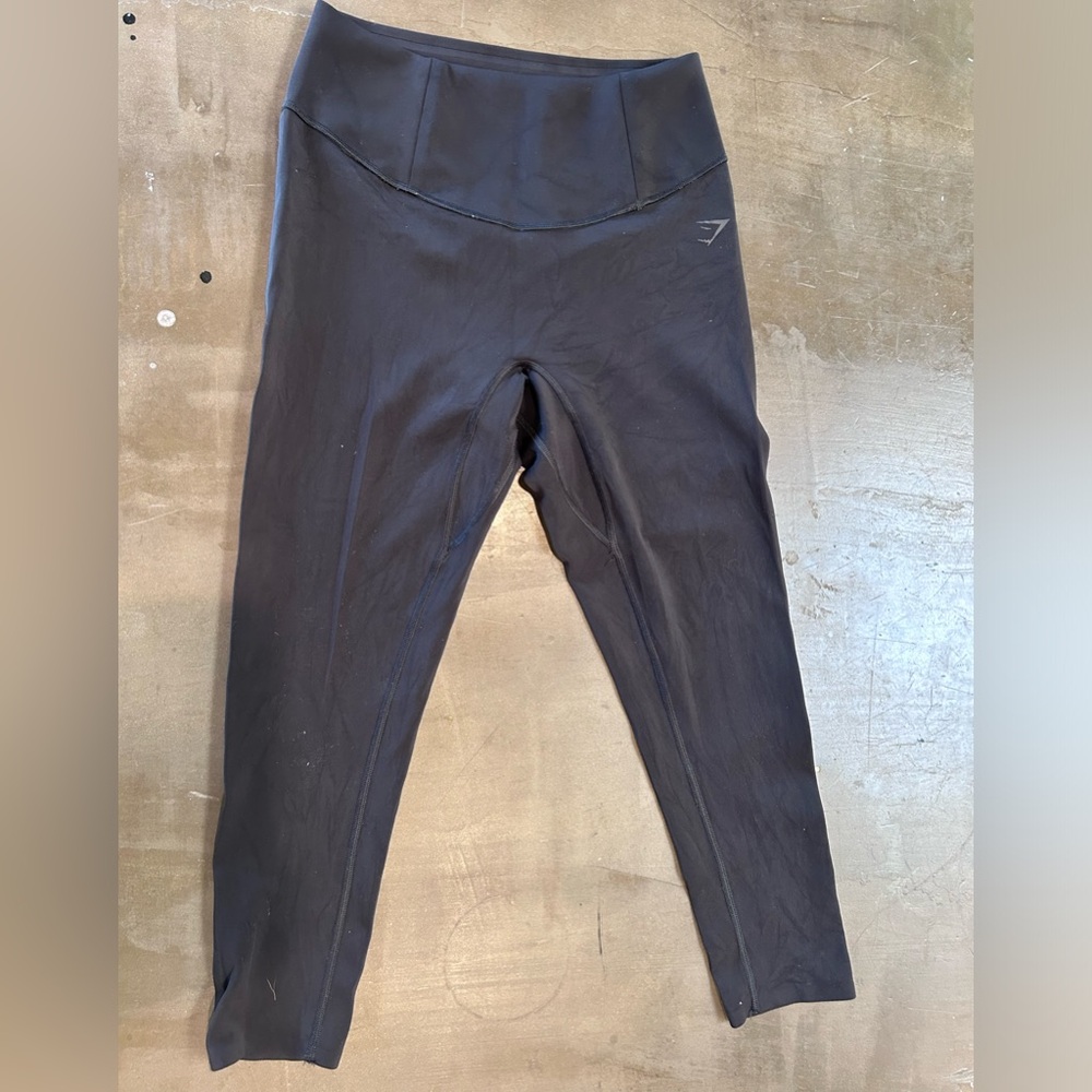 Gymshark cropped legging size - M